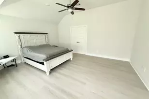 10325 S Goshawk Trl, Conroe, TX 77385 - Photo 6