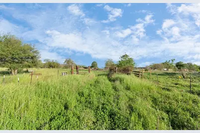 651 Gebhardt, Sealy, TX 77474 - Photo 6