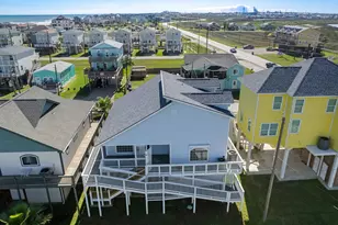 148 Howard Ave, Surfside Beach, TX 77541 - Photo 2