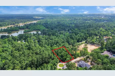 22 Majestic Falls Drive, Kingwood, TX 77339 - Photo 1