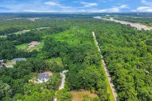 22 Majestic Falls Dr, Kingwood, TX 77339 - Photo 4