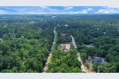 22 Majestic Falls Drive, Kingwood, TX 77339 - Photo 8