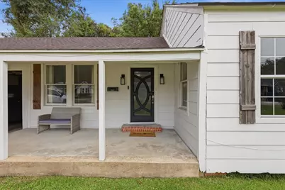 2509 Avenue D, Nederland, TX 77627 - Photo 2