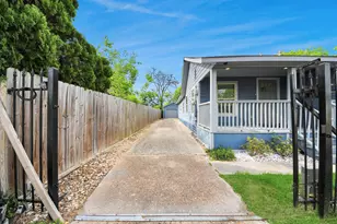 1322 E 36th St, Houston, TX 77022 - Photo 4