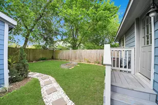 1322 E 36th St, Houston, TX 77022 - Photo 8
