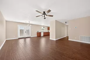 16535 Burnell Oaks Ln, Houston, TX 77090 - Photo 2