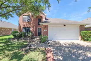 4112 Seminole Dr, Pearland, TX 77584 - Photo 1