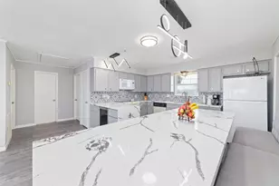 610 Seashell Dr, Freeport, TX 77541 - Photo 14