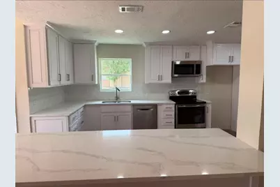 2227 Cherry Bend Dr, Houston, TX 77077 - Photo 4