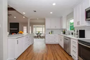 2227 Cherry Bend Dr, Houston, TX 77077 - Photo 8