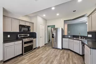 10638 Desert Springs Cir, Houston, TX 77095 - Photo 8