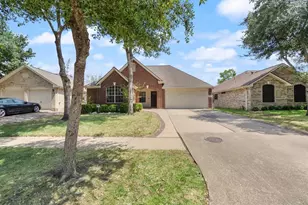 10638 Desert Springs Cir, Houston, TX 77095 - Photo 2