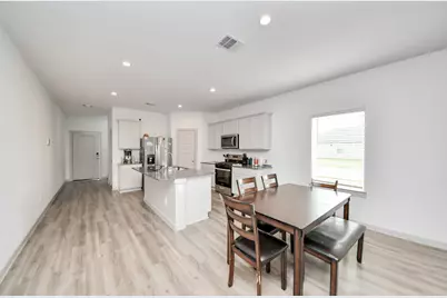 9810 Palm Royal Drive, Baytown, TX 77521 - Photo 2