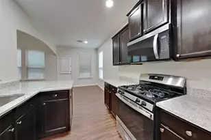9525 E Woodmark, Conroe, TX 77304 - Photo 4