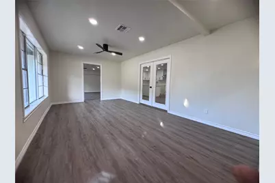 319 E South Street, Alvin, TX 77511 - Photo 4