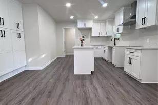 319 E South St, Alvin, TX 77511 - Photo 8