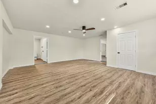 319 E South St, Alvin, TX 77511 - Photo 16