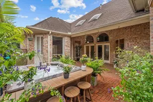 5038 Huntwick Parc Ct, Houston, TX 77069 - Photo 1