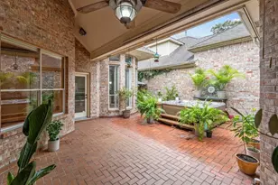 5038 Huntwick Parc Ct, Houston, TX 77069 - Photo 32