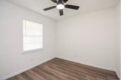 514 Peach Spring Drive, Houston, TX 77037 - Photo 18