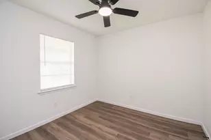 514 Peach Spring Dr, Houston, TX 77037 - Photo 18