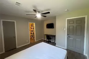 5838 Reed Rd, Houston, TX 77033 - Photo 8