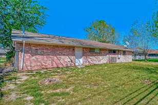 5838 Reed Rd, Houston, TX 77033 - Photo 22