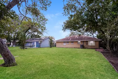 1610 13th Avenue N, Texas City, TX 77590 - Photo 18