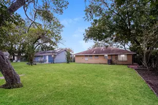 1610 13th Ave N, Texas City, TX 77590 - Photo 18