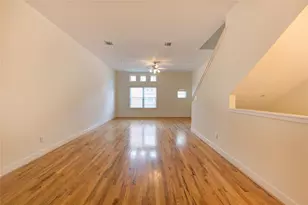 2710 Hullsmith Dr, Houston, TX 77063 - Photo 16
