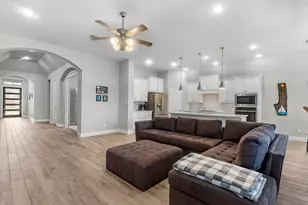 10135 Napier Dr, Manvel, TX 77583 - Photo 4