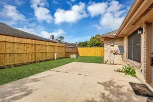 11827 Brook Meadows Ln, Meadows Place, TX 77477 - Photo 32