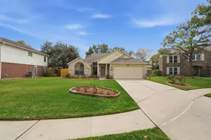 2009 Reef Dr, League City, TX 77573 - Photo 4