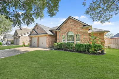 1330 Leigh Gardens Drive, Sugar Land, TX 77479 - Photo 2