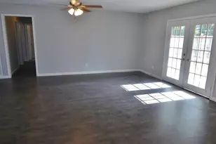 12902 Southspring Dr, Houston, TX 77047 - Photo 6