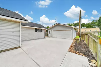 307 Lawrence Street, Tomball, TX 77375 - Photo 24
