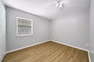 307 Lawrence St, Tomball, TX 77375 - Photo 20