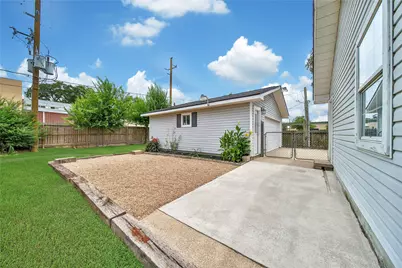 307 Lawrence Street, Tomball, TX 77375 - Photo 22