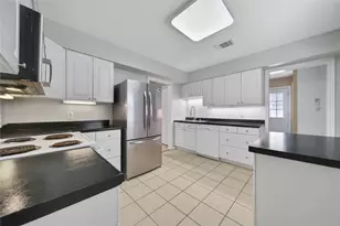 307 Lawrence St, Tomball, TX 77375 - Photo 12