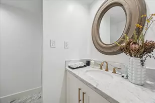 1919 Missouri St, Houston, TX 77019 - Photo 12