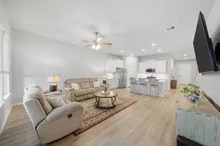 12193 Pearl Bay Ct, Conroe, TX 77304 - Photo 4