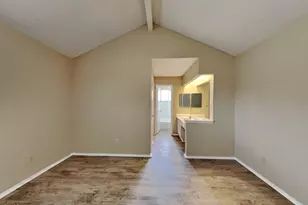2818 Mayflower Landing Ct, Webster, TX 77598 - Photo 8