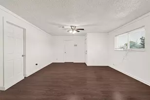 2126 Hillshire Dr, Deer Park, TX 77536 - Photo 4