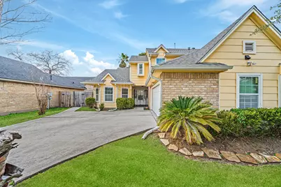 11510 Pagoda Drive, Houston, TX 77477 - Photo 1