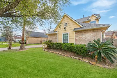 11510 Pagoda Drive, Houston, TX 77477 - Photo 2