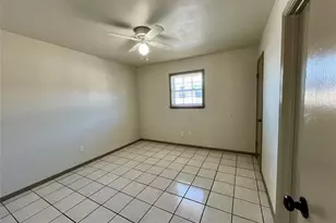 1042 W Village Ct, Pasadena, TX 77506 - Photo 16