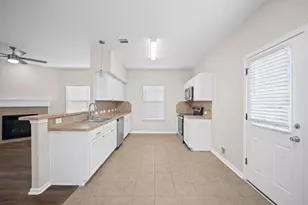 13003 Kingston Point Ln, Houston, TX 77047 - Photo 12