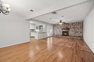 16207 Havenhurst Dr, Houston, TX 77059 - Photo 4