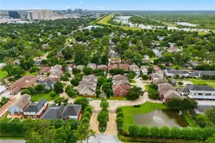 1470 Sherwood Park Cir, Houston, TX 77043 - Photo 2