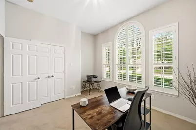 1470 Sherwood Park Circle, Houston, TX 77043 - Photo 14